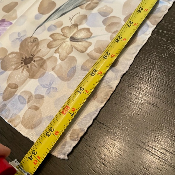 Burberry scarf - Picture 5 of 10